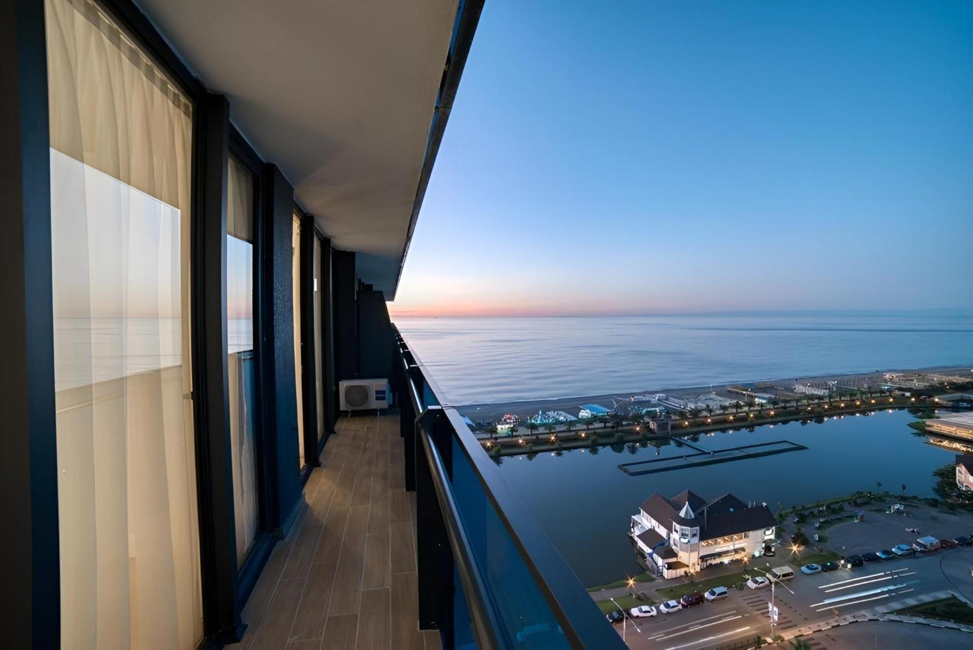 Orbi Batumi City Beach View Hotel Ngoại thất bức ảnh
