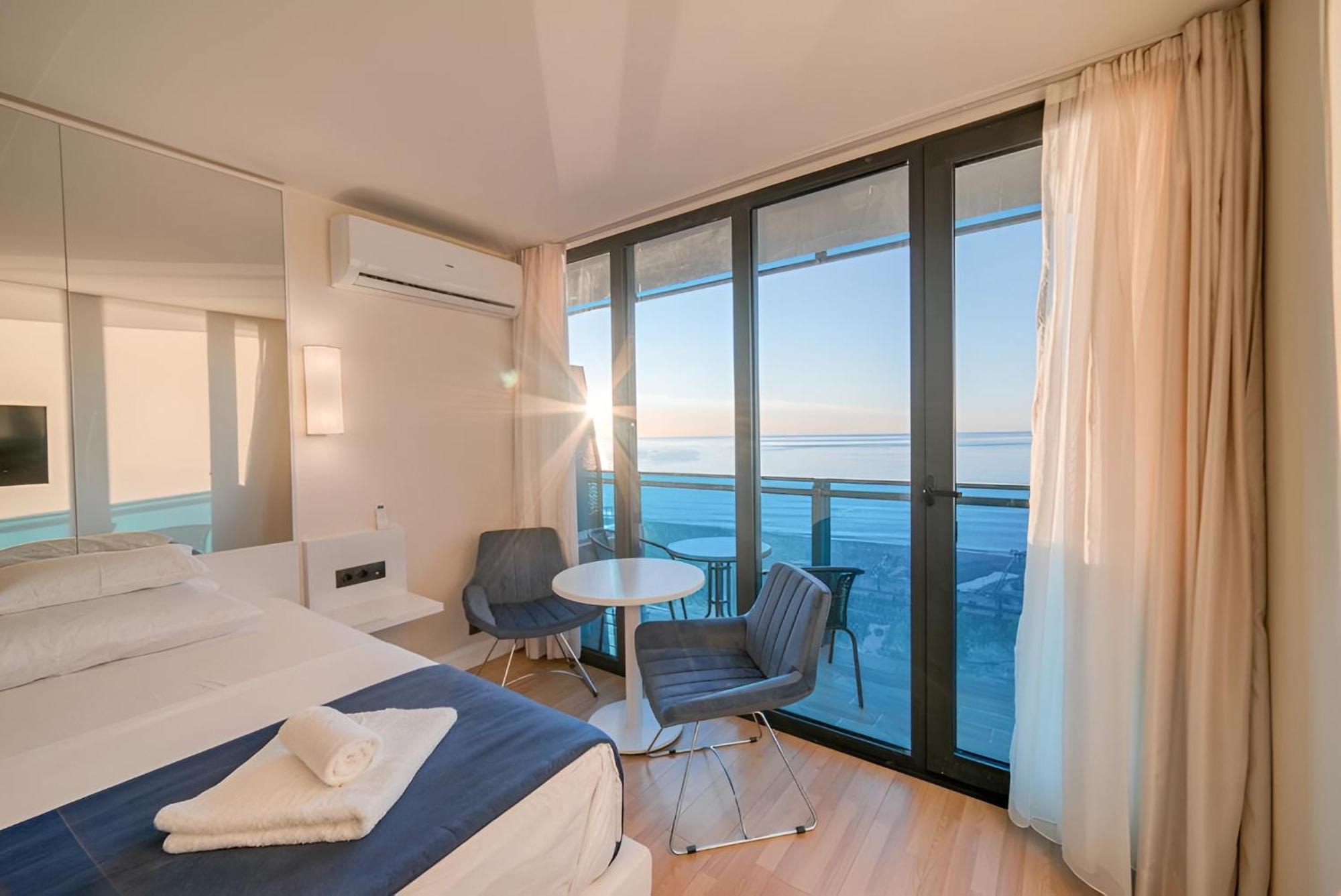 Orbi Batumi City Beach View Hotel Ngoại thất bức ảnh