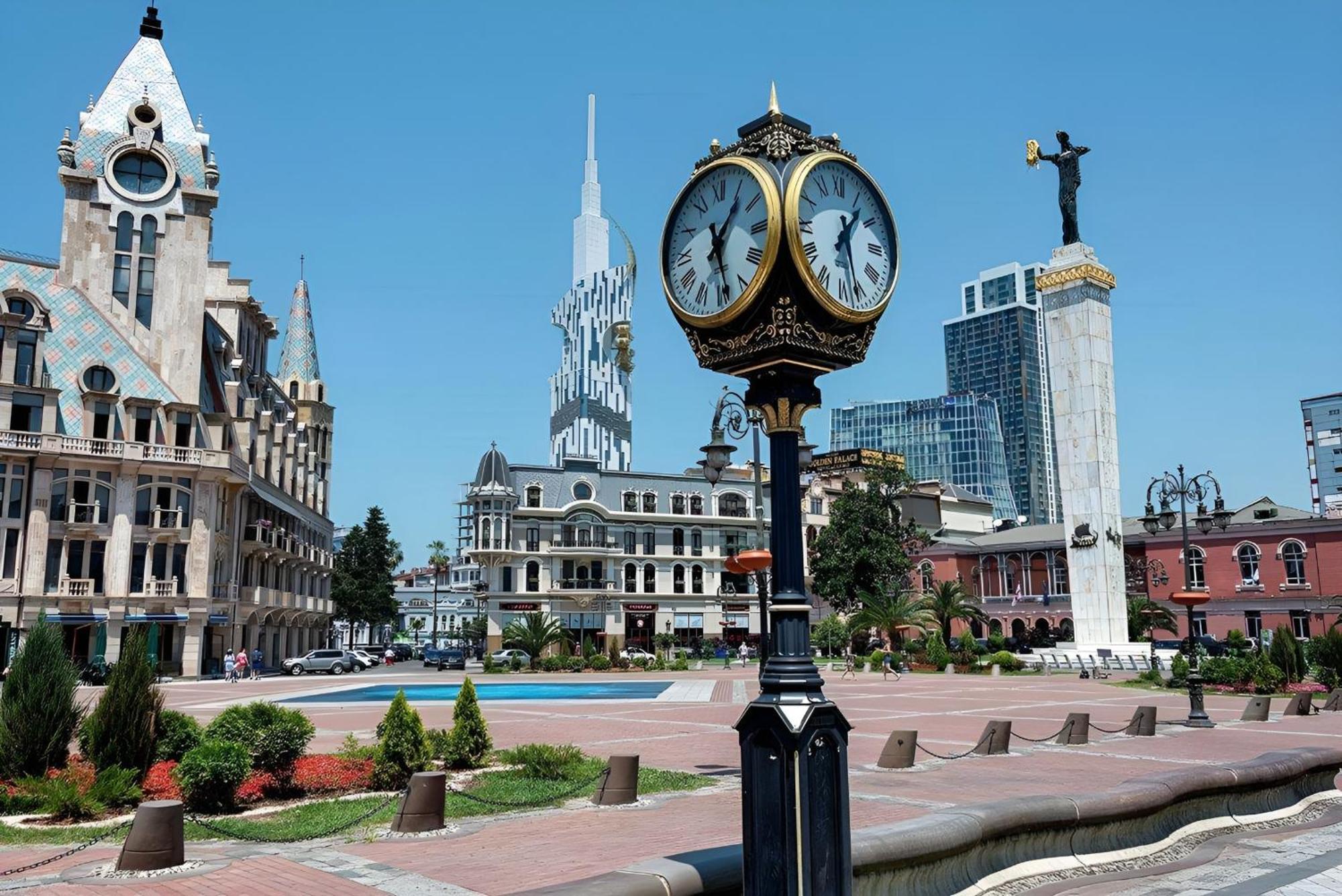 Orbi Batumi City Beach View Hotel Ngoại thất bức ảnh